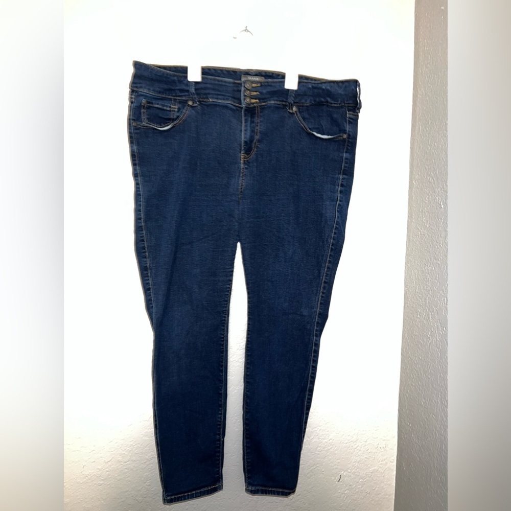 Torrid  Feel the Fit Jegging Jeans